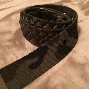 NWOT Woven Studded Camo Belt